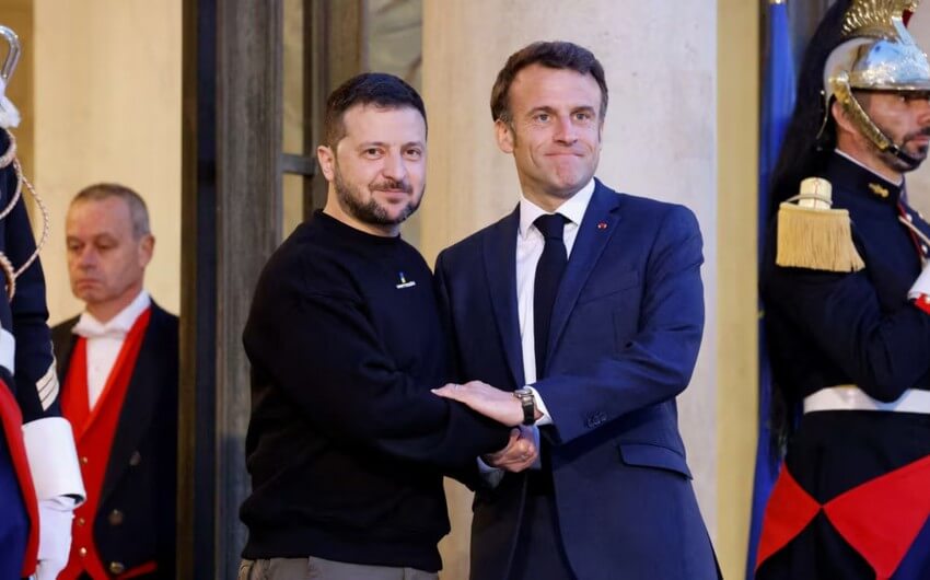 Zelenski və Makron Ukrayna üçün təhlükəsizlik zəmanətlərini müzakirə ediblər