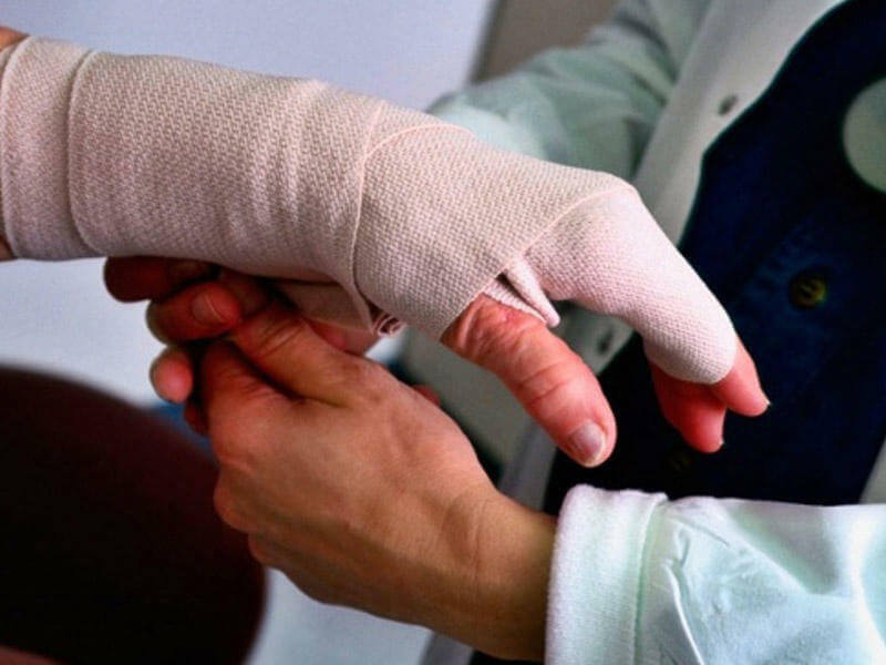 Qarlı havaya görə 15 nəfər xəsarət alıb