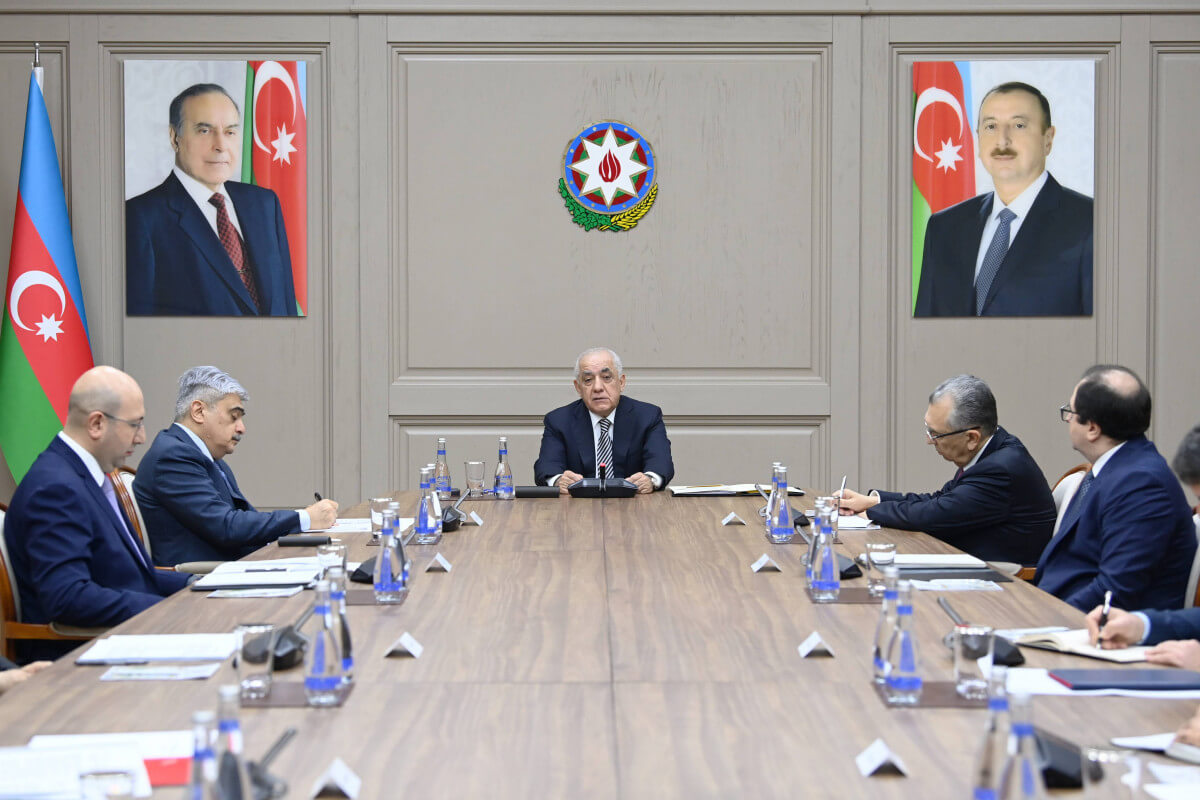 Qəzalı binalara dair müşavirə keçirilib