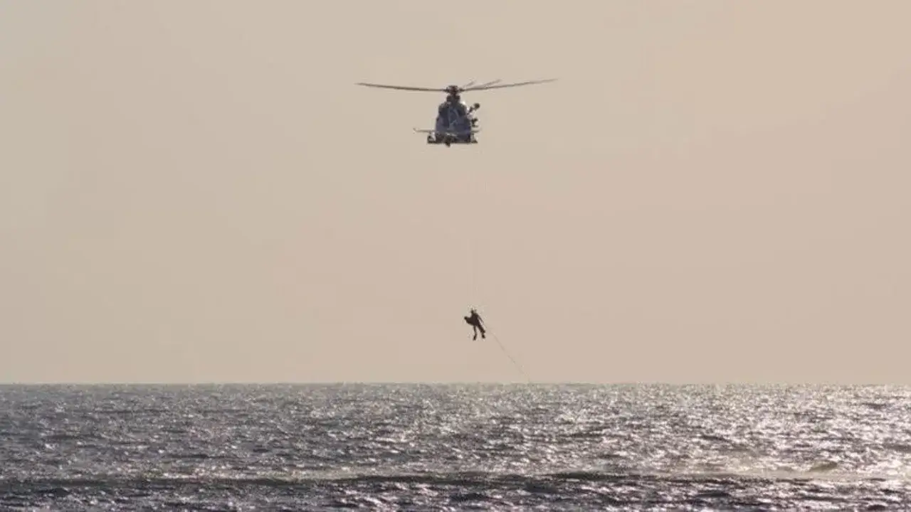 Təcili yardım helikopteri dənizə düşdü: 3 nəfər öldü