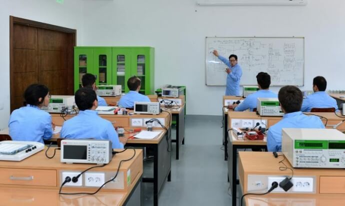 Qarabağdakı peşə məktəblərində oxuyanların təhsil haqqını dövlət ödəyəcək