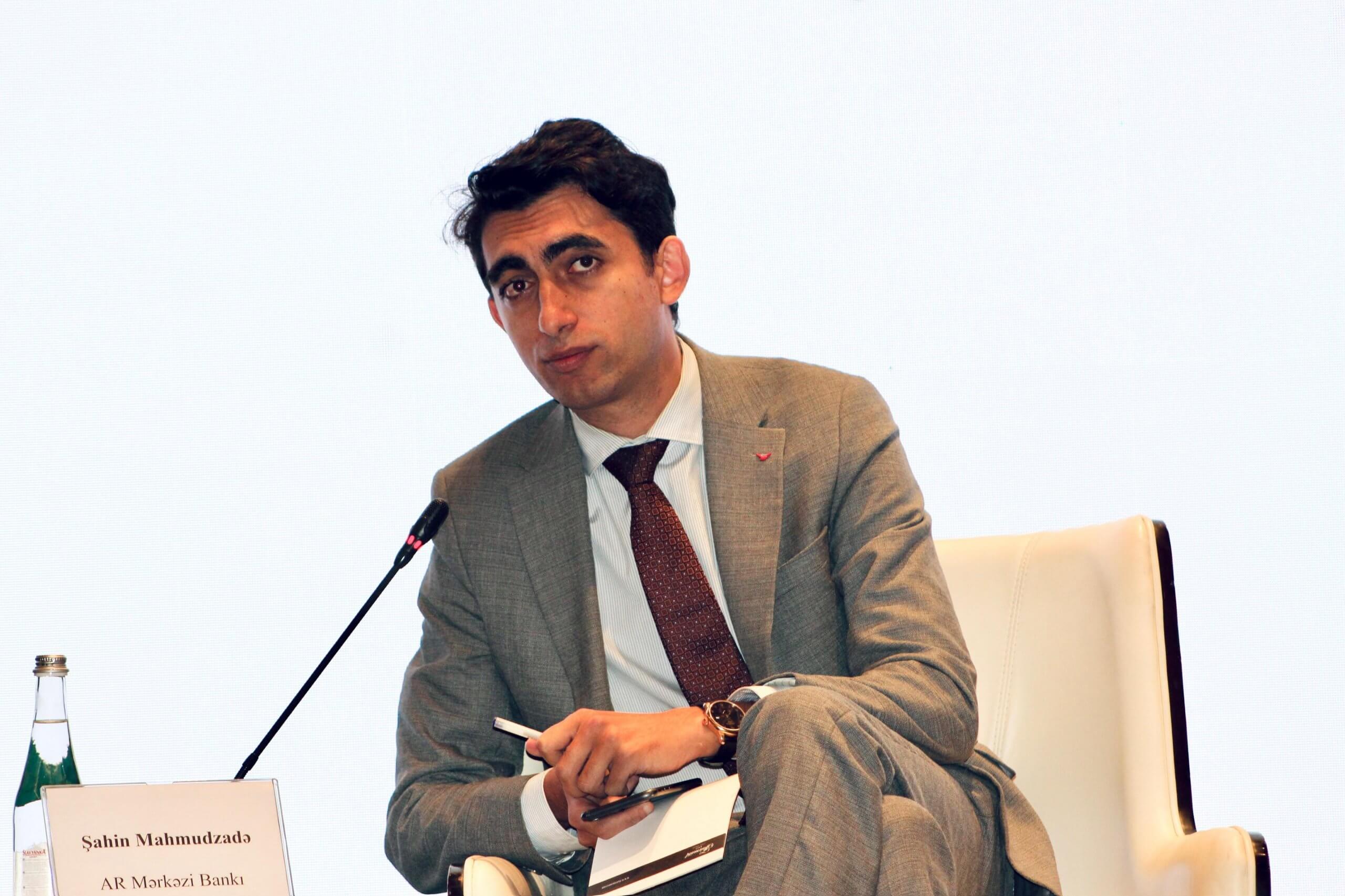 Mərkəzi Bankdan "uzun sözün qısası": Bank kartlarınıza özünüz sahib çıxın