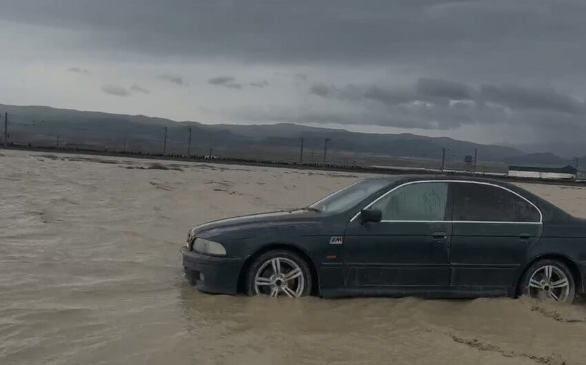 Bakı-Quba yolunun bir hissəsi aramsız yağış səbəbindən bağlanıb