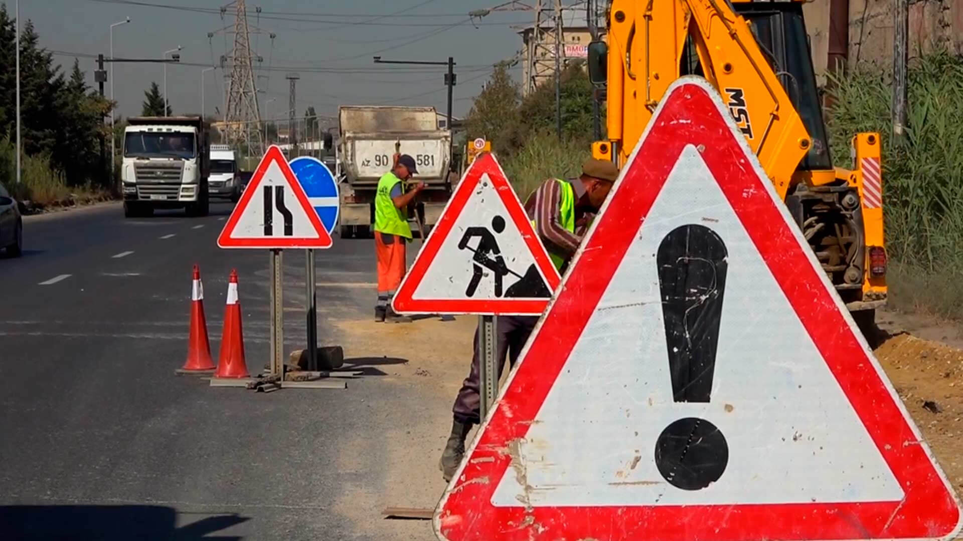 AAYDA: Qubada qaya parçalarının parçalanaraq kənarlaşdırılması işləri aparılır