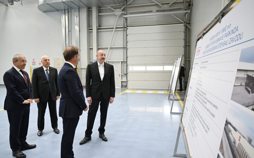 İlham Əliyev Sumqayıt Kimya Sənaye Parkında bir sıra müəssisələrin açılışını edib