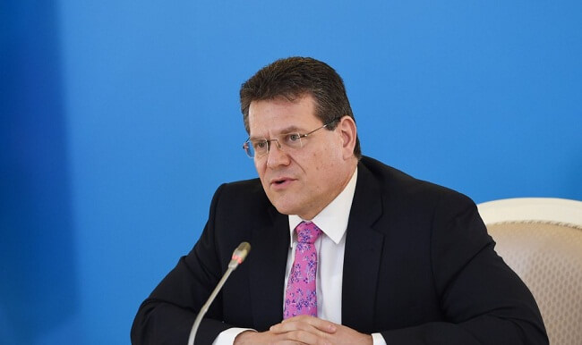 "ABŞ 2025-ci ildə Aİ mallarından 100 milyard gömrük rüsumu əldə edəcək"