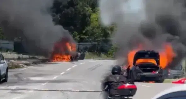 İstanbulda 20 milyonluq lüks avtomobil yanıb kül oldu