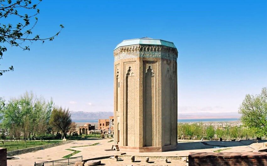 Möminə xatun türbəsi bərpa olunacaq