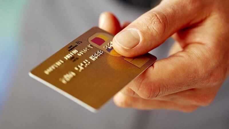 Dünən bank kartlarından 10 min manata yaxın pul oğurlanıb