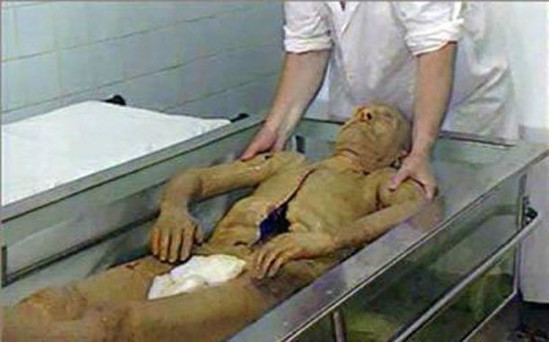 Leninin cəsədini görün necə çimizdirirlər: /VİDEO - xeberler