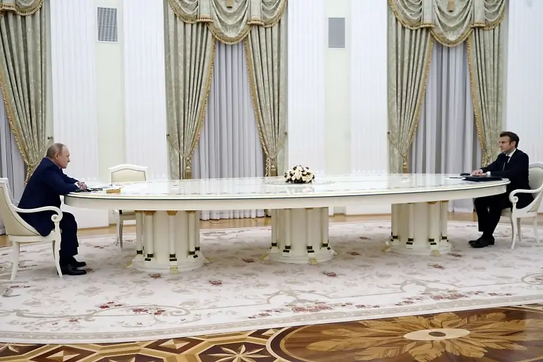 Putinin məşhur masasının – QİYMƏTİ