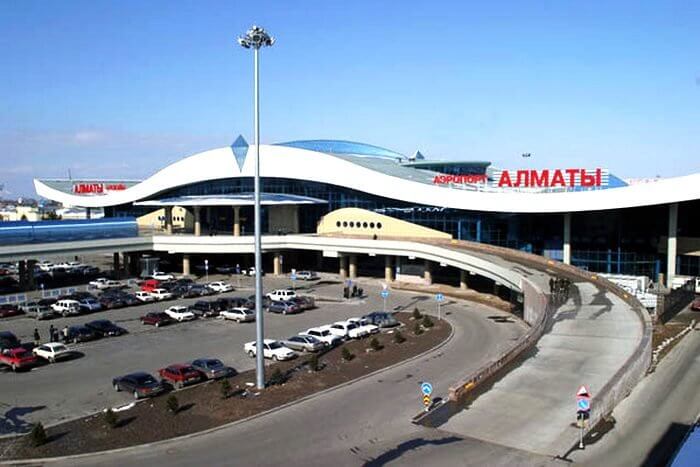 Almatı hava limanı fəaliyyətini dayandırıb