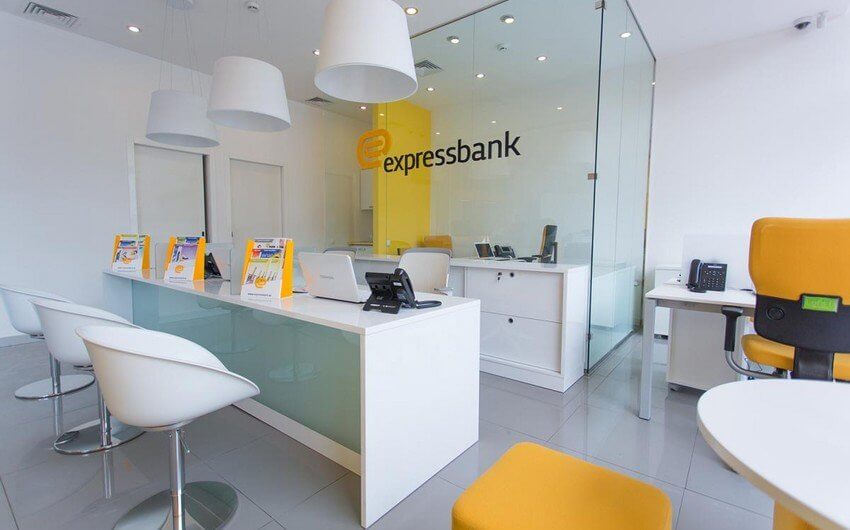 "Expressbank" 4.5 milyon manatdan "əlini üzüb"