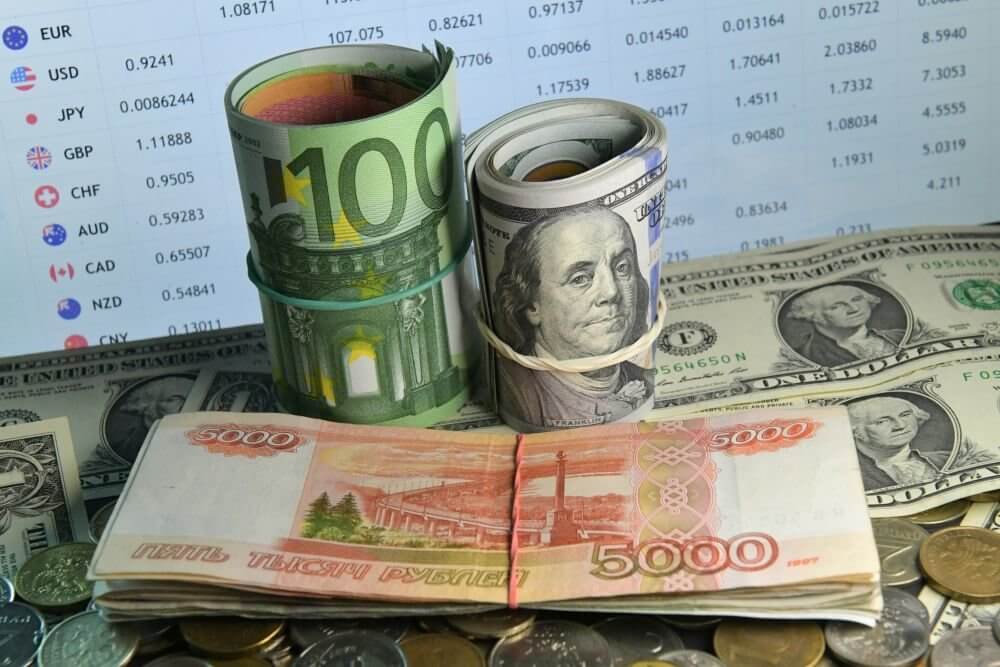 Moskva birjasında dollar 60 rubldan aşağı düşüb