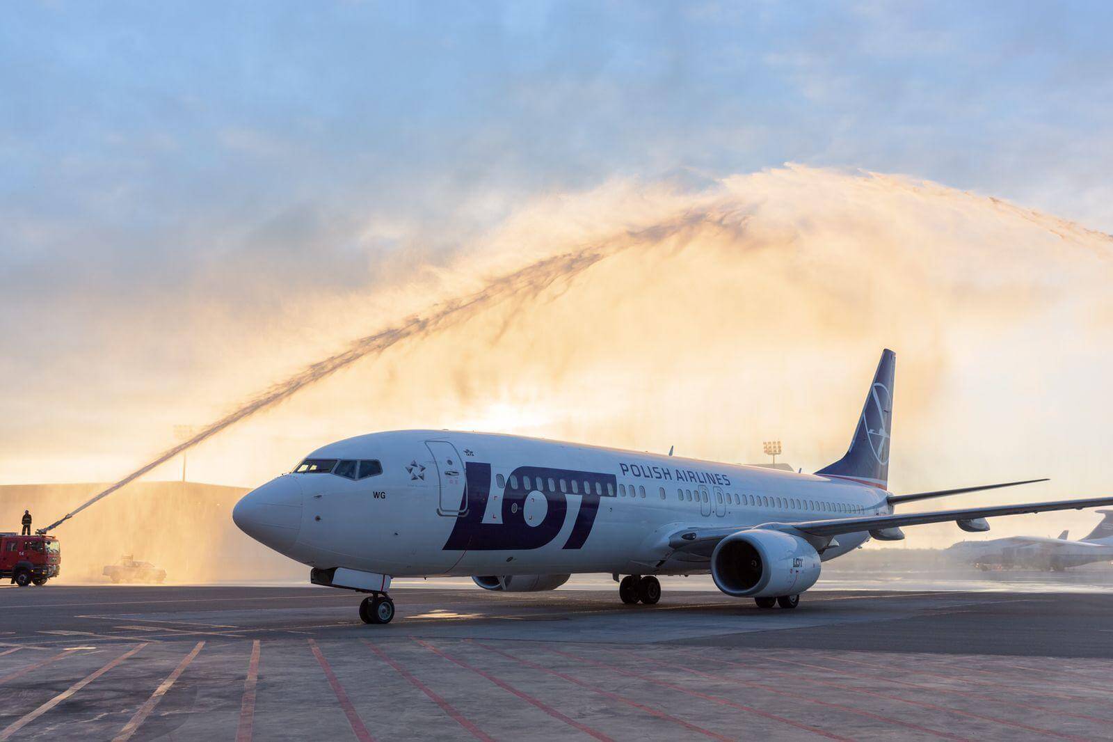 Bakı aeroportu “LOT” aviaşirkətinin ilk reysini qəbul edib