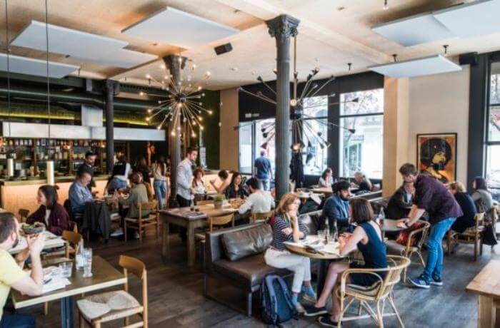 Paytaxt sakinləri kafe-restoranlara 200 milyon manat pul xərcləyib