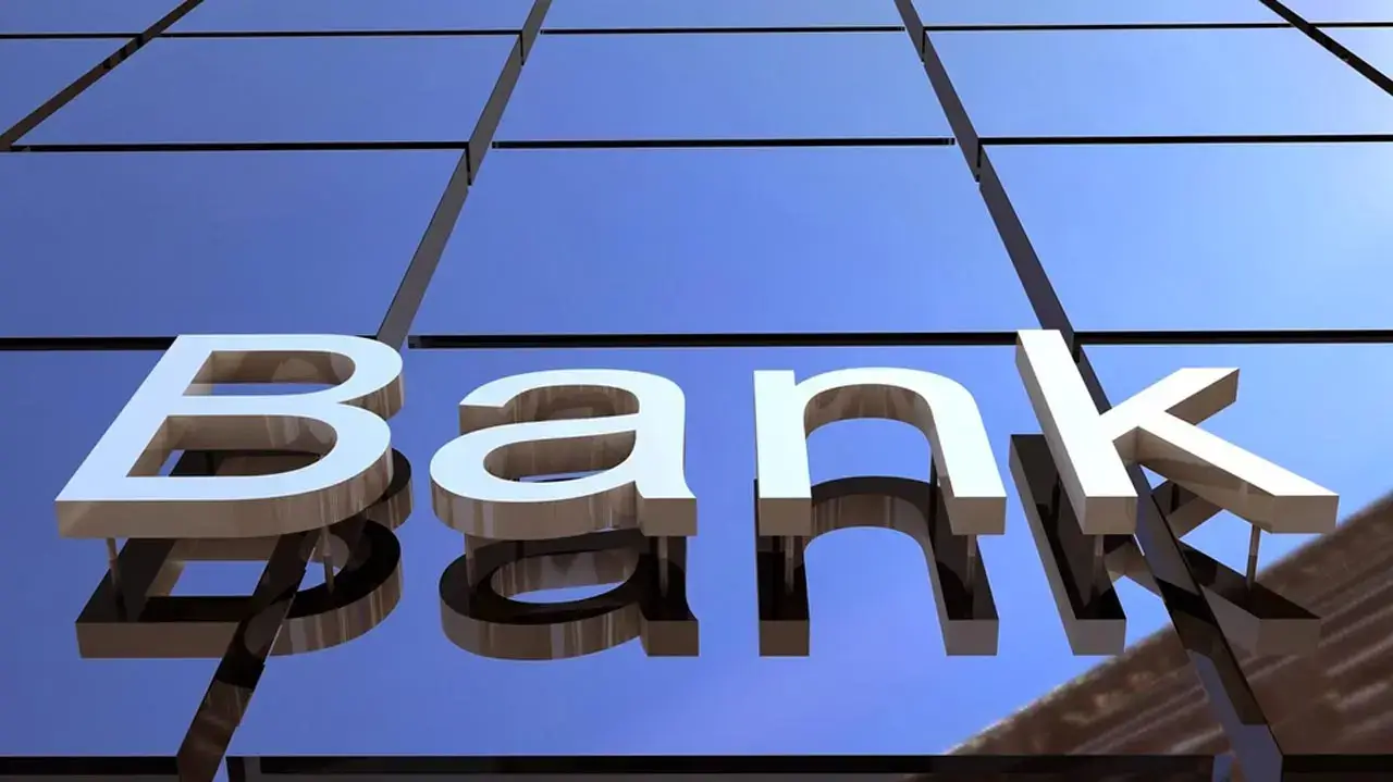Yüksək inflyasiya bank sektorunu da “vurur”