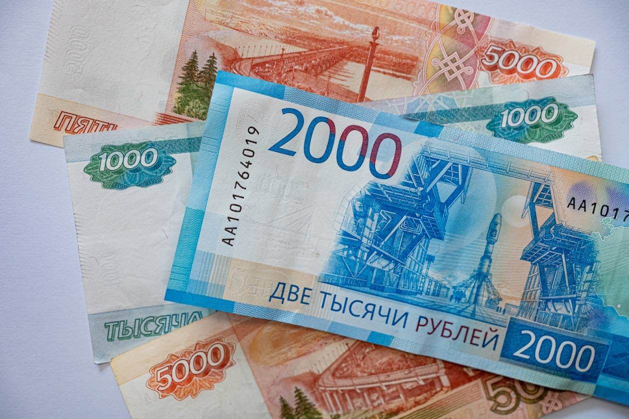 Rubl Dollar və Rubl qarşısında bahalaşıb