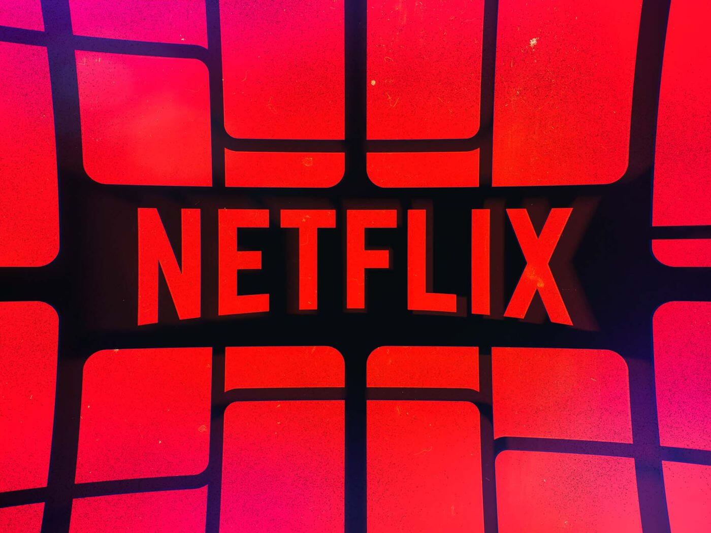“Netflix” 1 milyona yaxın abunəçi itirib