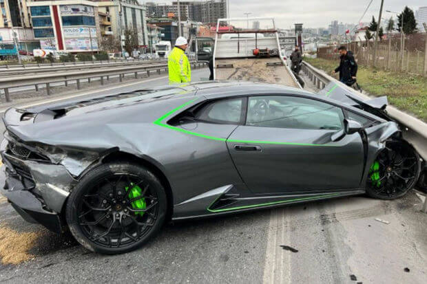 Rusiyalı iş adamı İstanbulda “Lamborghini” ilə qəzaya uğrayıb – FOTO