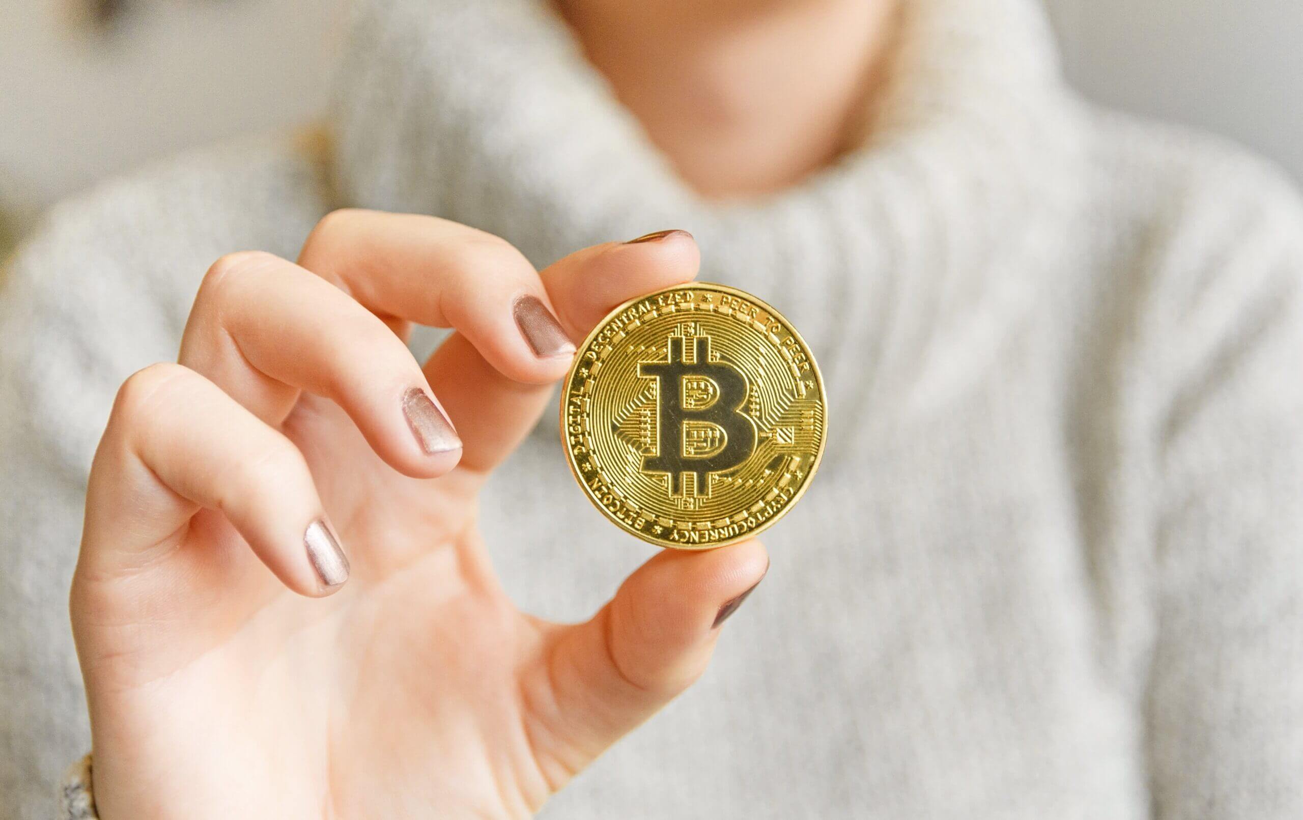 “Bitcoin”in qiyməti bahalaşmağa davam edir