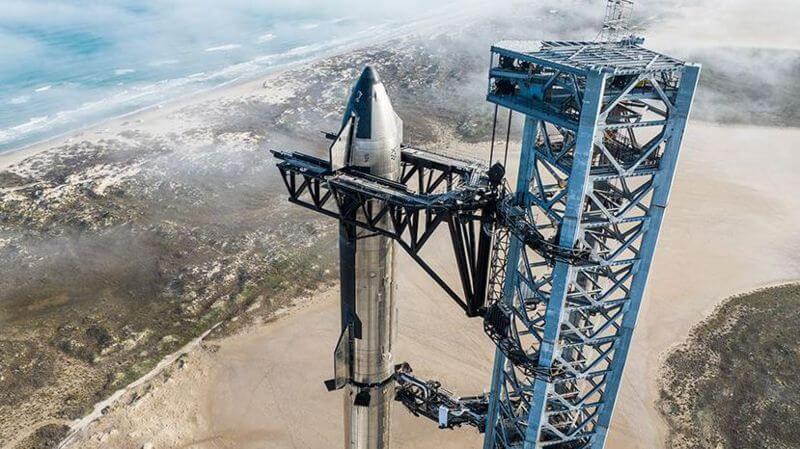 “SpaceX” ən güclü kosmik raketini bu gün buraxmağa çalışacaq