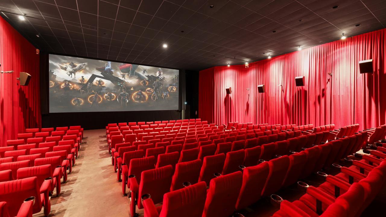 Kino və teatr salonlarında niyə qırmızı rəng tonlarından istifadə olunur?