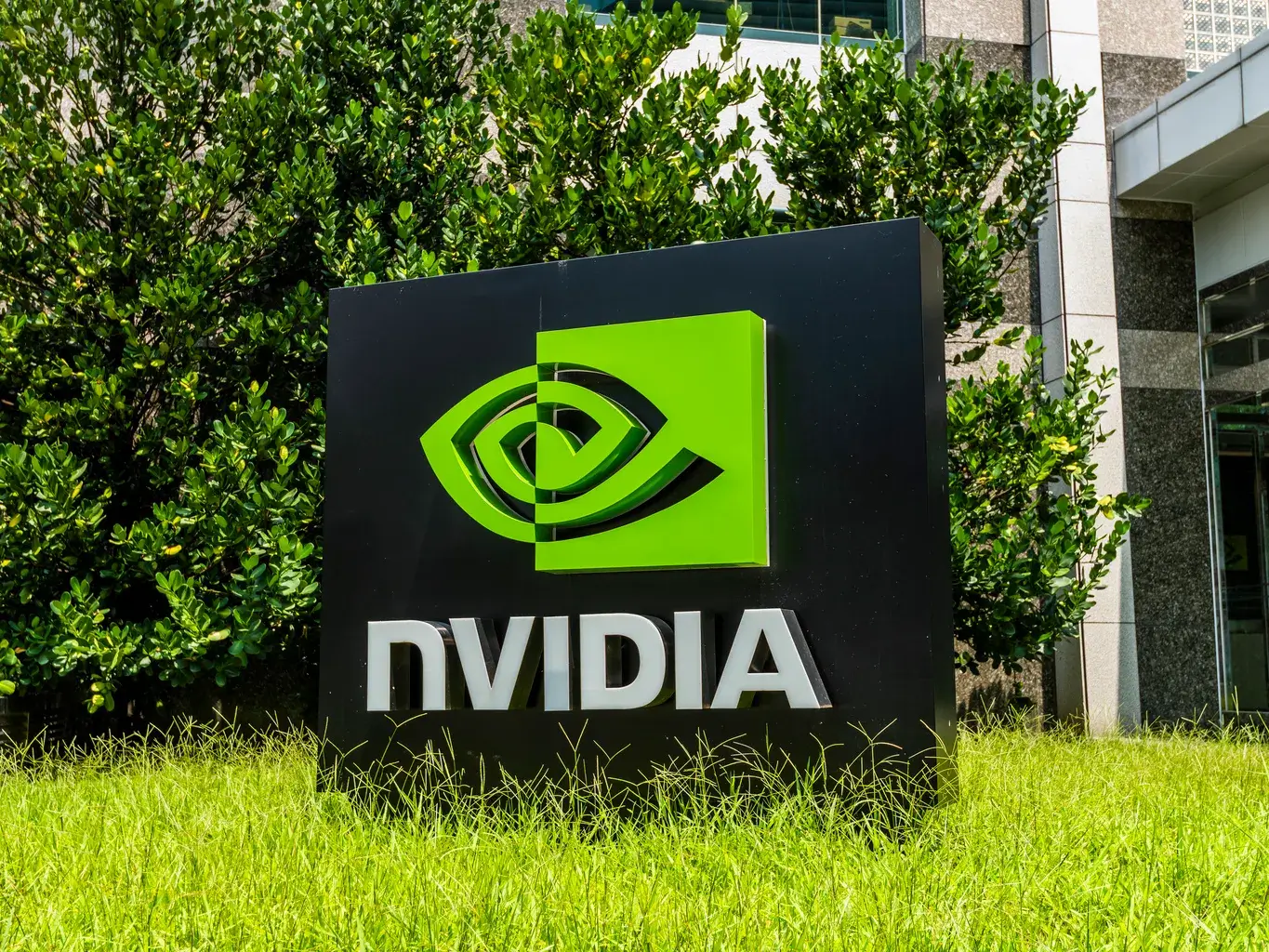 “Nvidia”nın bazar dəyəri 1 trilyon dollara yaxınlaşıb