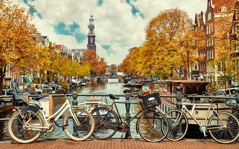 Amsterdam Aİ-də ən yüksək turist vergisi tətbiq edir