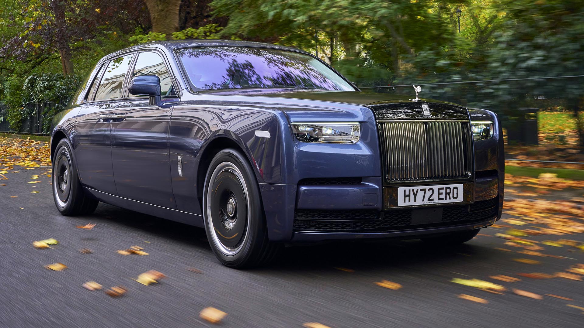 Rolls royce phantom. Роллс Ройс 2022. Роллс Ройс Фантом 2022. Rolls Royce Phantom 2022 салон. Rolls Royce Phantom 2023.