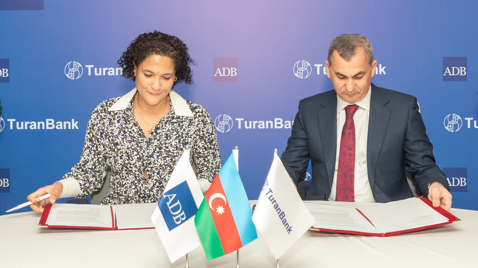 “TuranBank”la Asiya İnkişaf Bankı arasında ticarət maliyyələşdirilməsi üzrə saziş imzalanıb