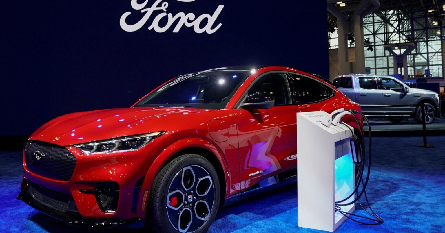 “Ford” elektrikli avtomobillərini bir-bir təxirə saldı