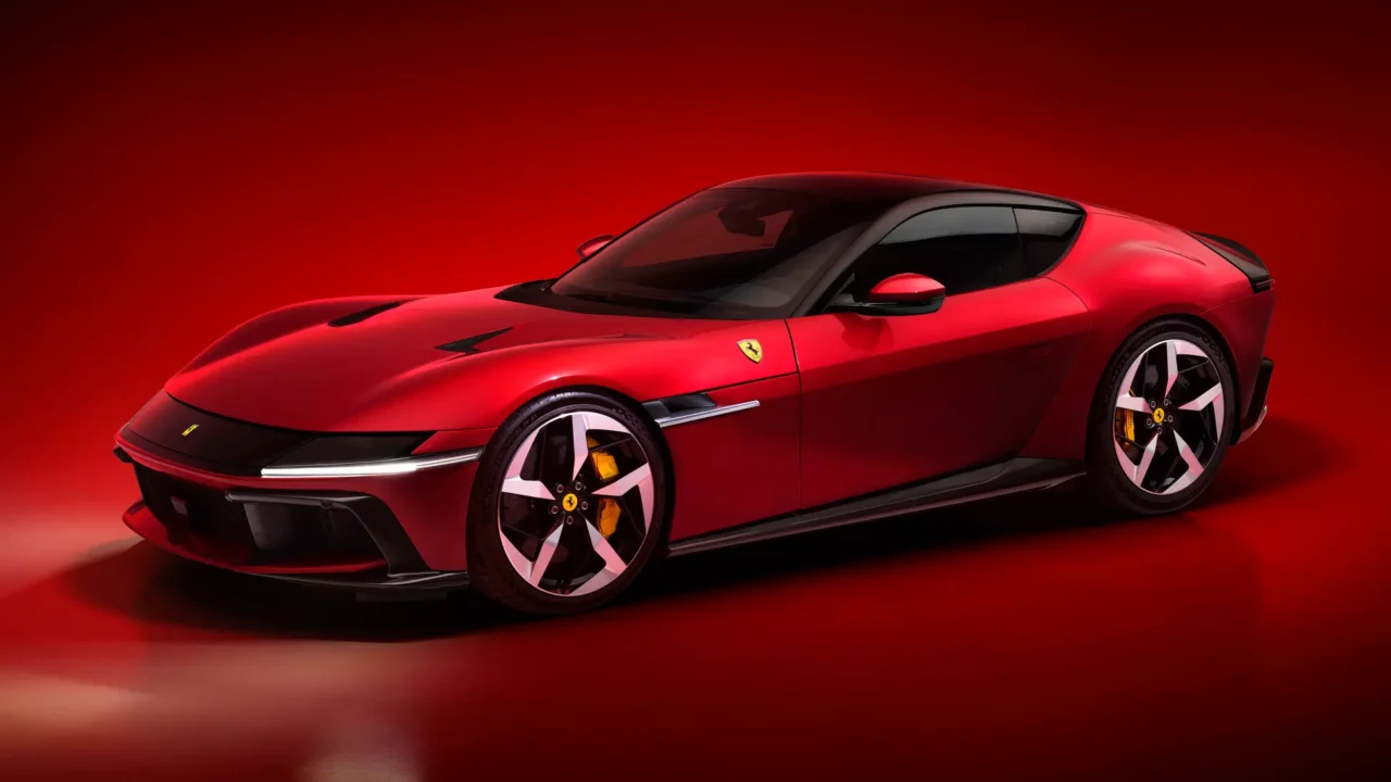 “Ferrari” özünün ən güclü avtomobilini təqdim etdi