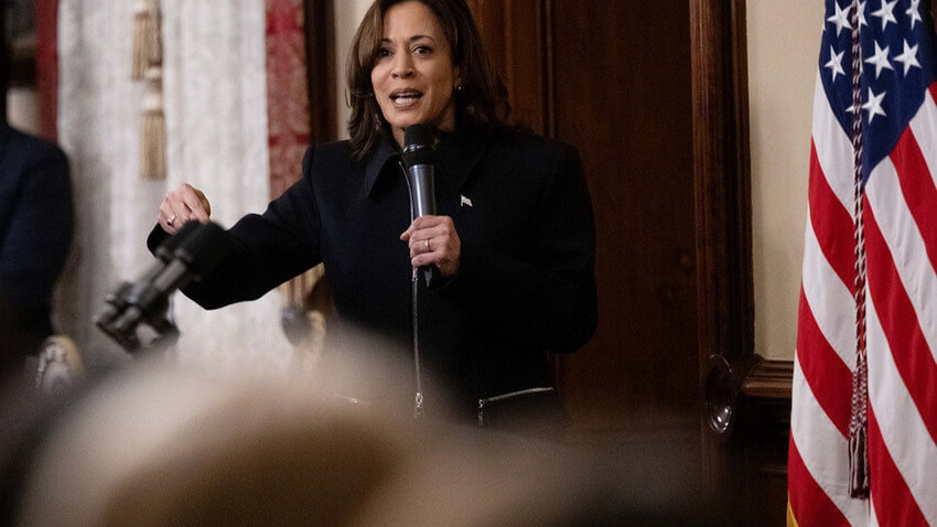 Kamala Harris 24 saat ərzində 81 milyon dollar ianə toplayıb