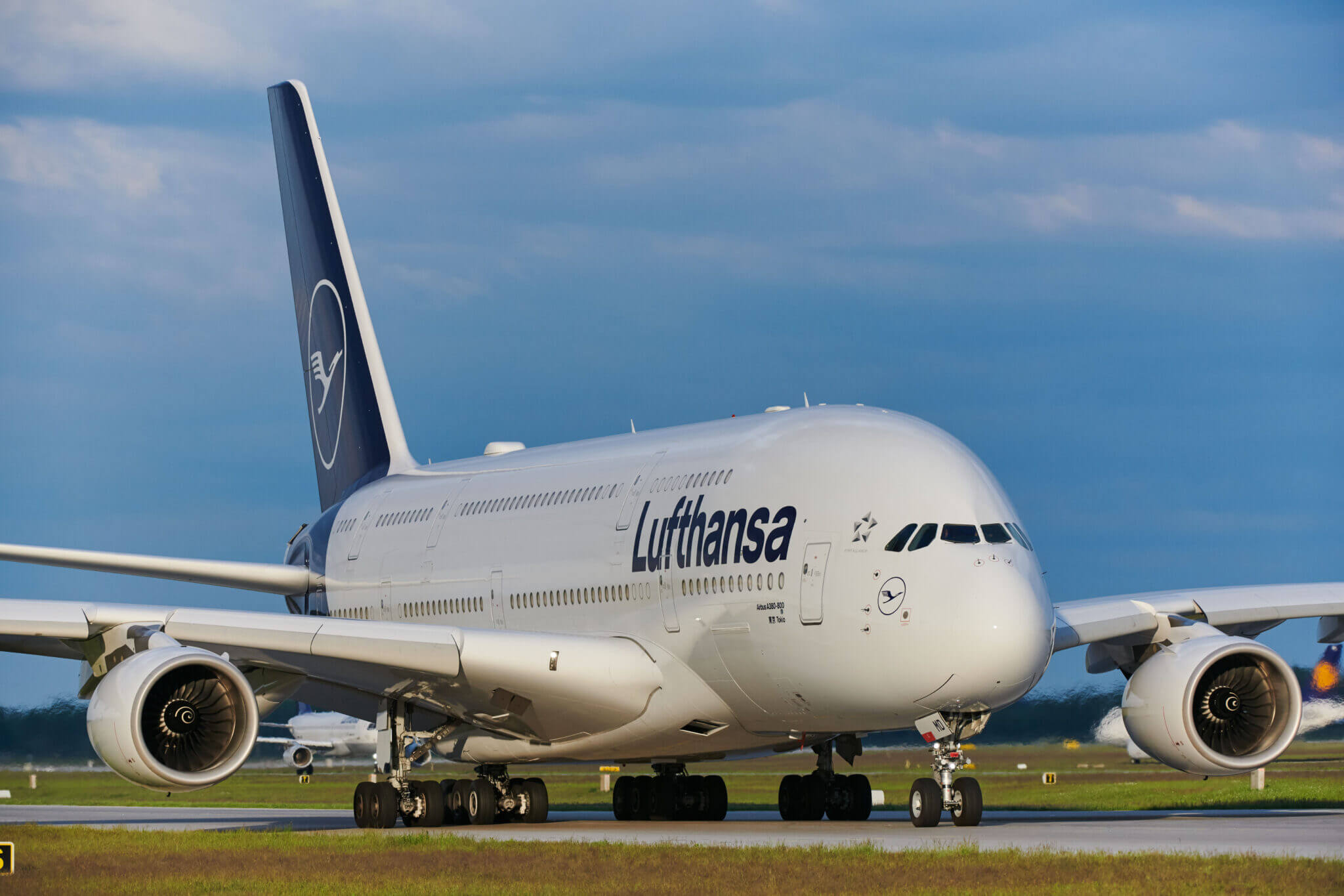 “Lufthansa” bu il 10 min nəfəri işə götürəcək