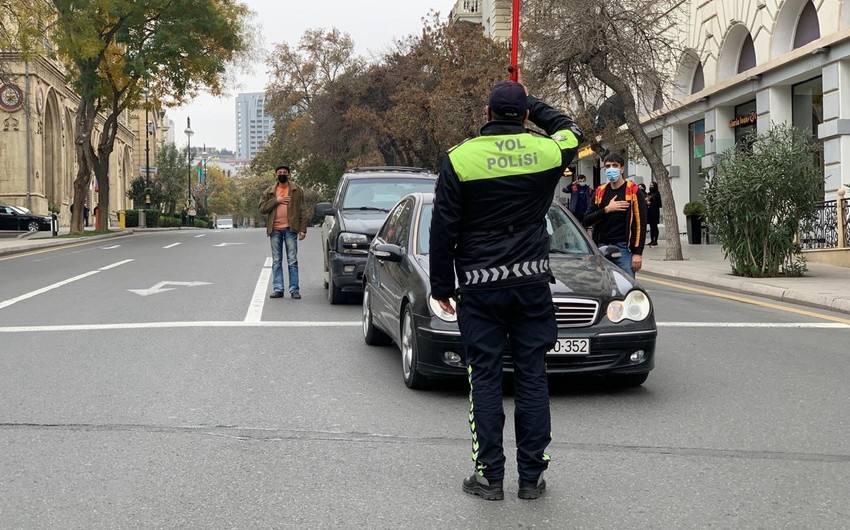 Ötən gün təyyarə qəzasında həlak olanların xatirəsi bir dəqiqəlik sükutla yad edilib