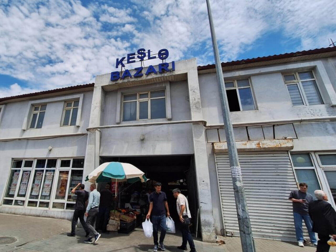 “Keşlə bazarı”nda söküntü işləri təxirə salınır