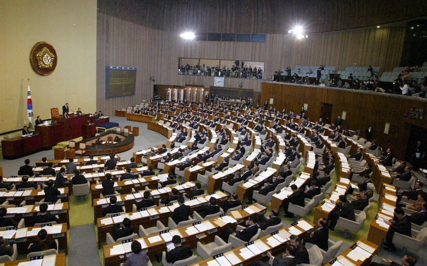 Seulda parlament binasında yanğın baş verib, 480 nəfər təxliyə edilib