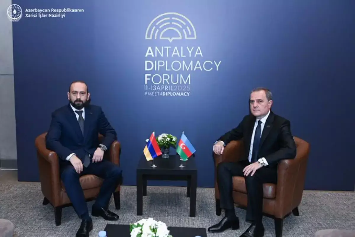Azərbaycan və Ermənistan XİN başçıları görüşdü